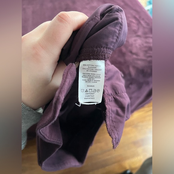 Loft size 8 Skinny pants in plum - Picture 10 of 10